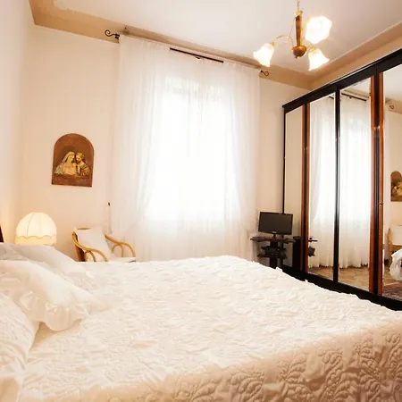 Cavour, Nearby Cinqueterre Alloggio in famiglia *