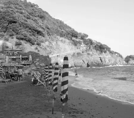 Cavour, Nearby Cinqueterre La Spezia