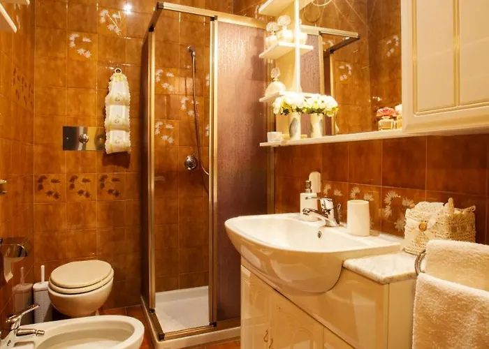 Cavour, Nearby Cinqueterre Homestay *